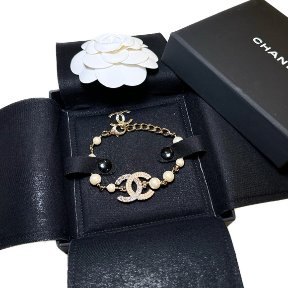Rare! Chanel CC Crystals Pearls Bracelet - Picture 1 of 5